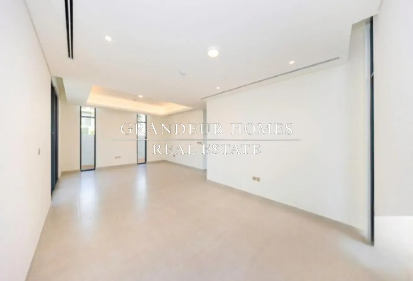 5BR Semi-Detached Villa | Vacant |Brand New