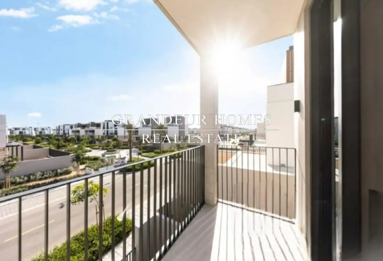 5BR Semi-Detached Villa | Vacant |Brand New