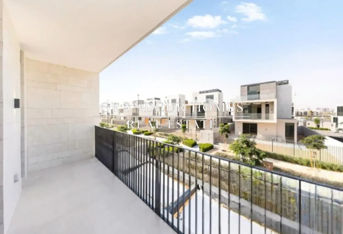 5BR Semi-Detached Villa | Vacant |Brand New