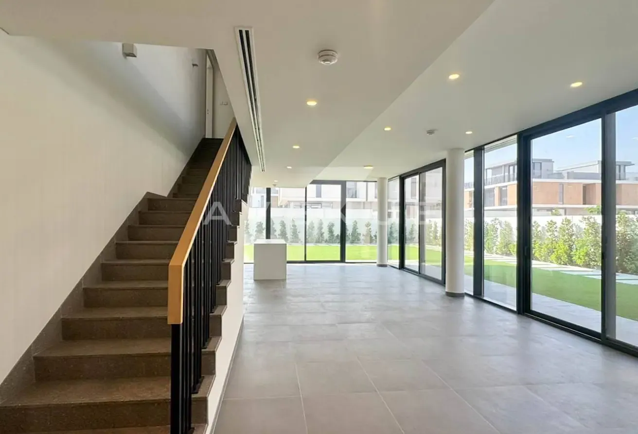 Brand New | Ready to Move-in | Close to Pool