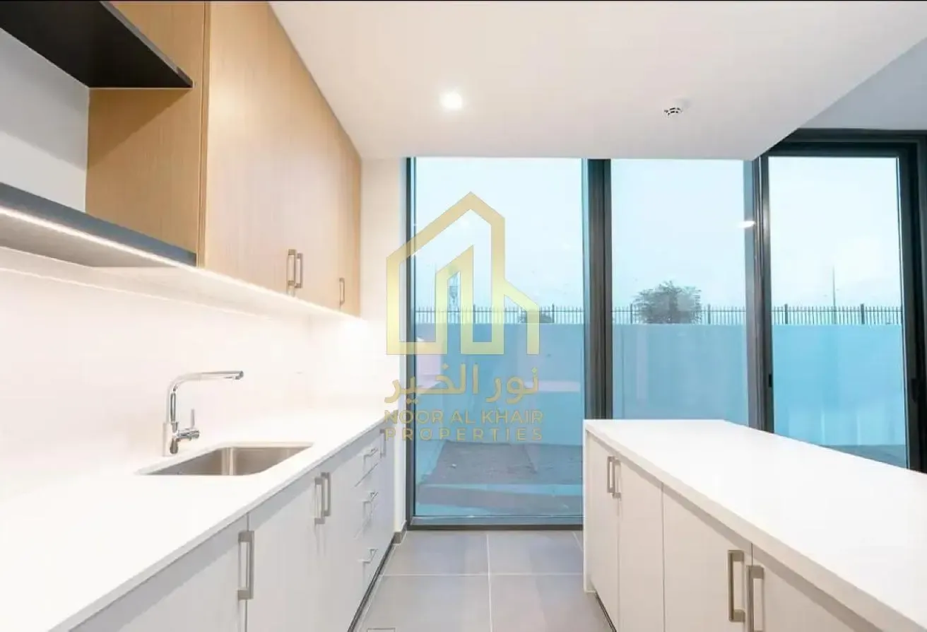 Modern 5BR Villa | Spacious Layout | June