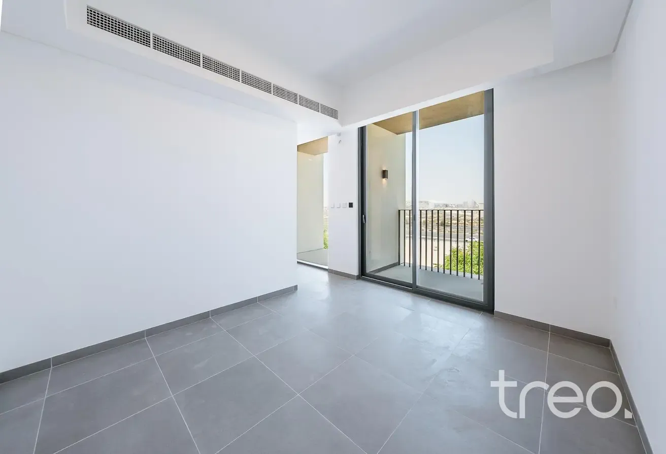 5 Bedroom Villa I Premium Location I JUNE