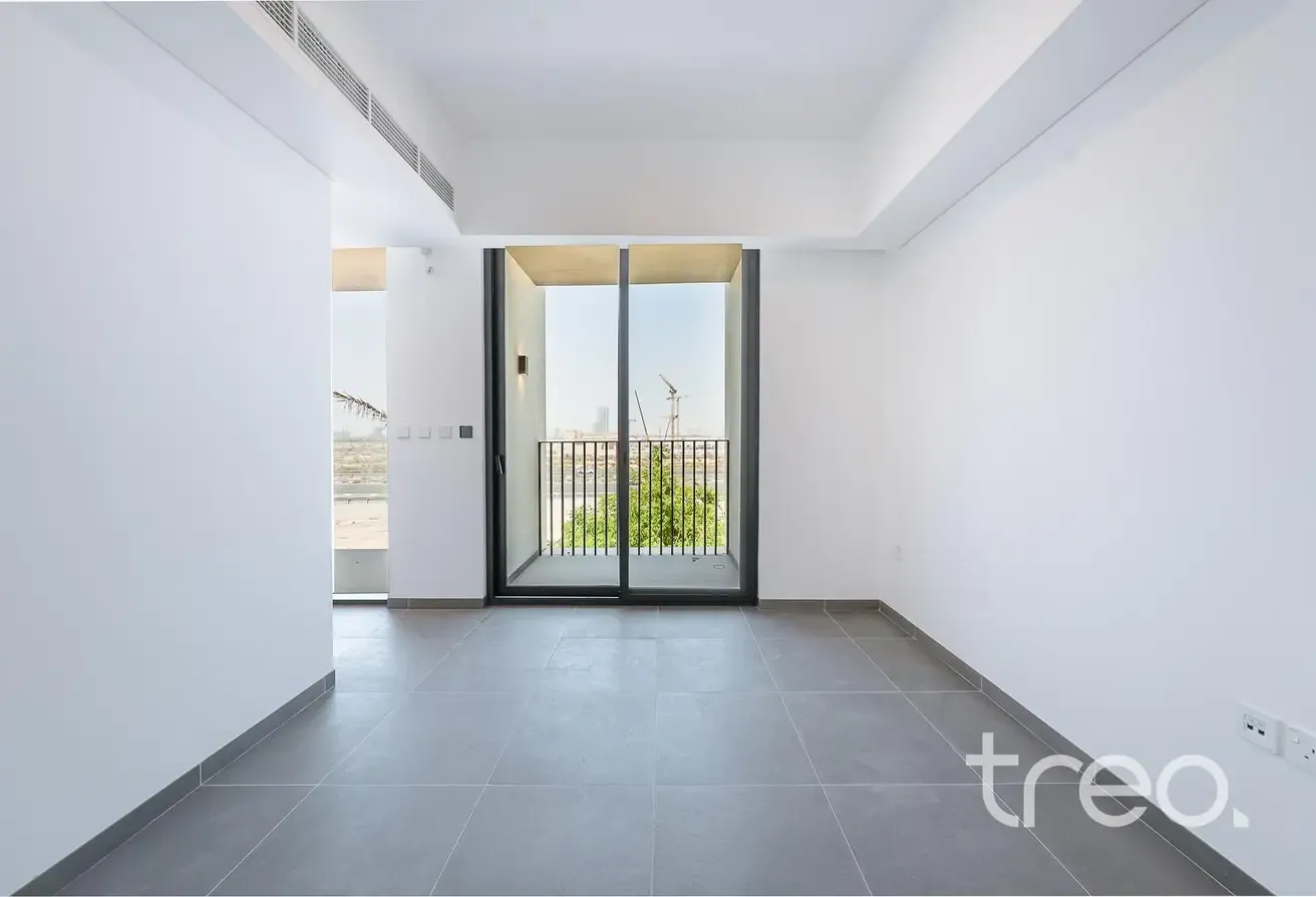 5 Bedroom Villa I Premium Location I JUNE