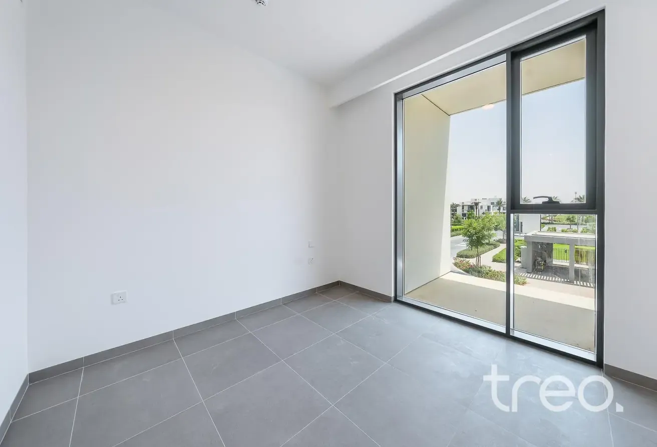 5 Bedroom Villa I Premium Location I JUNE