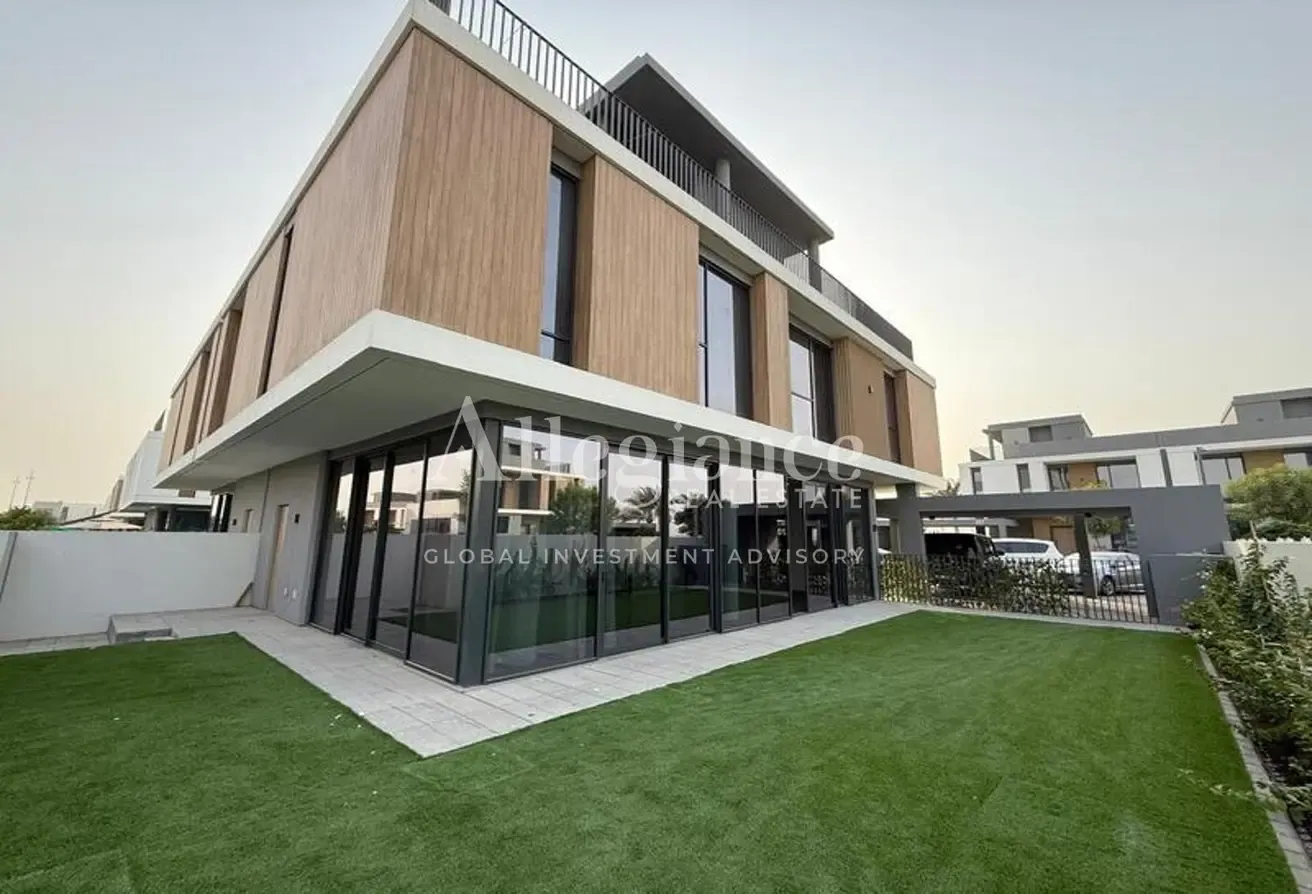 Modern 5BR Villa | Premium Community | Spacious