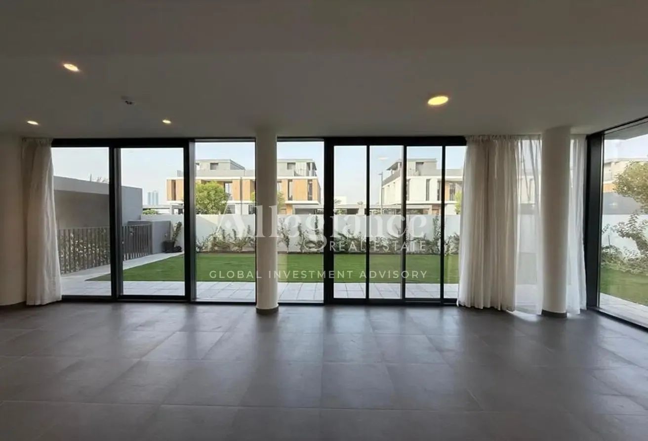 Modern 5BR Villa | Premium Community | Spacious