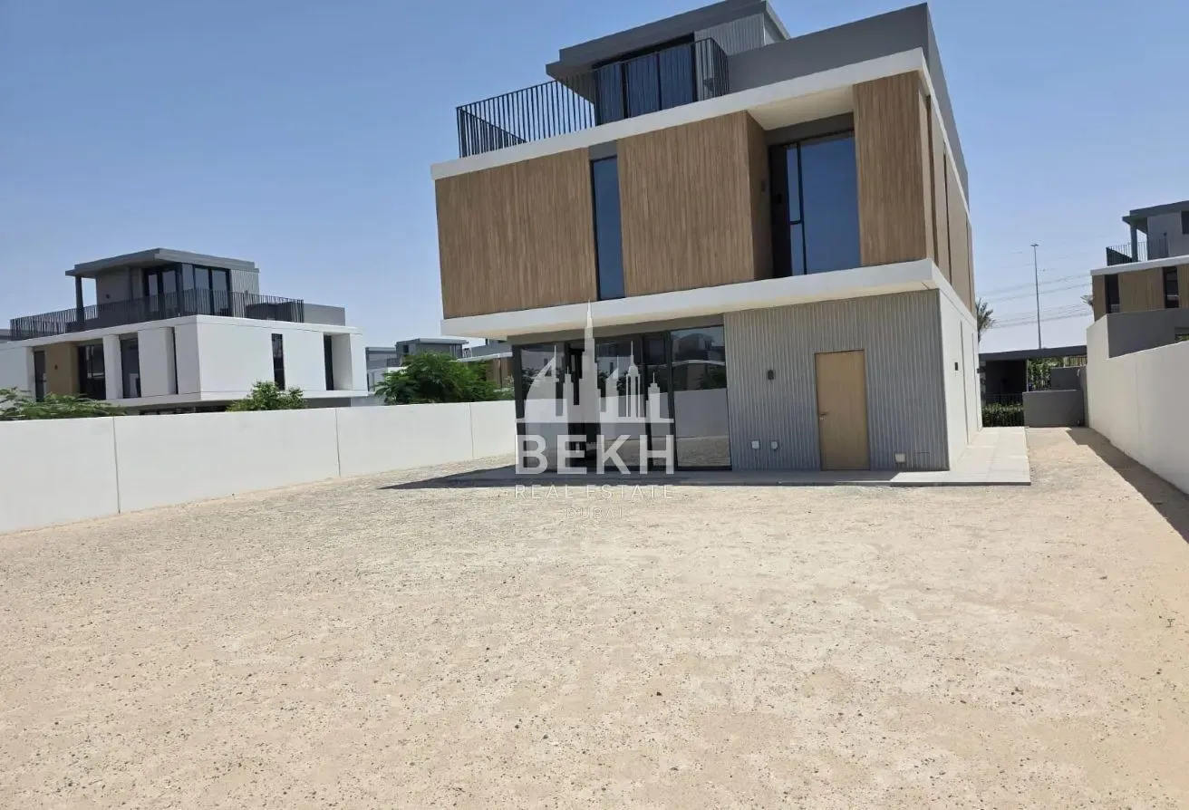 Luxury 5BR Villa | Huge Plot | Prime Location