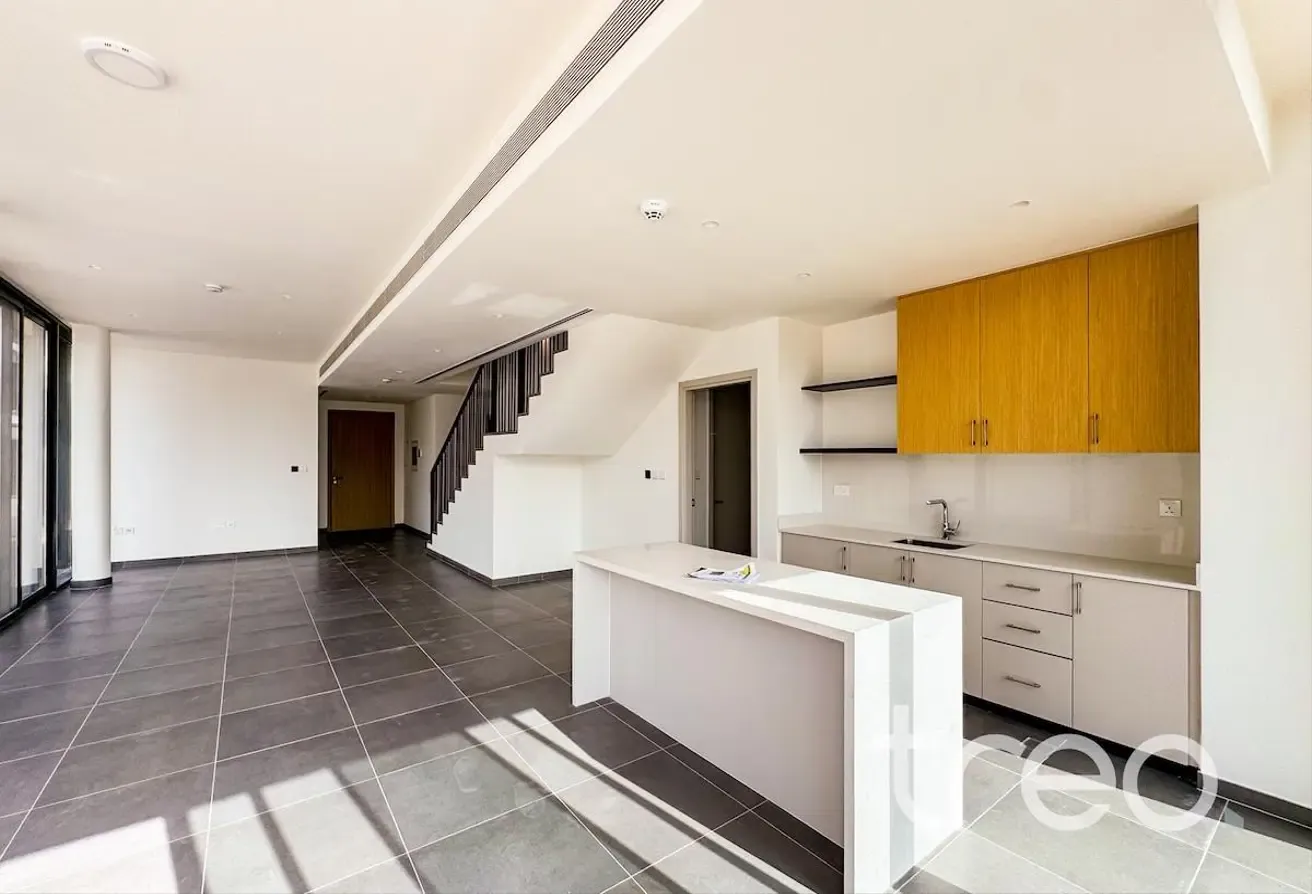 Premium 5BR + Maid Villa | Gated Community
