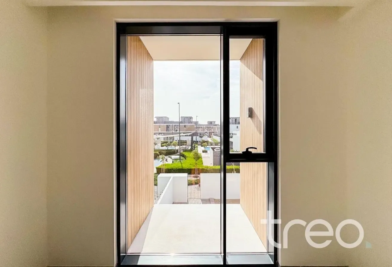 Premium 5BR + Maid Villa | Gated Community