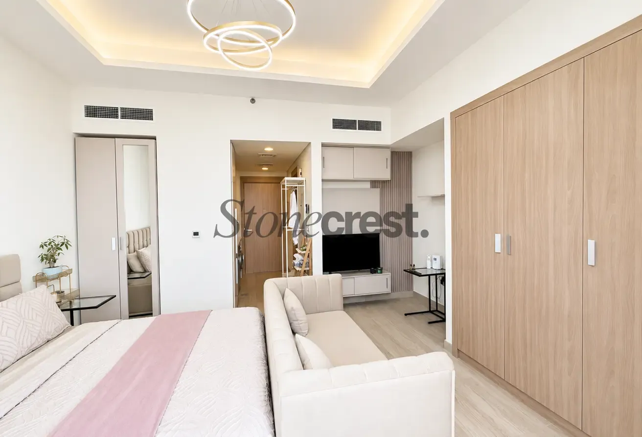 12 Cheques | Furnished | Vacant | Pool view