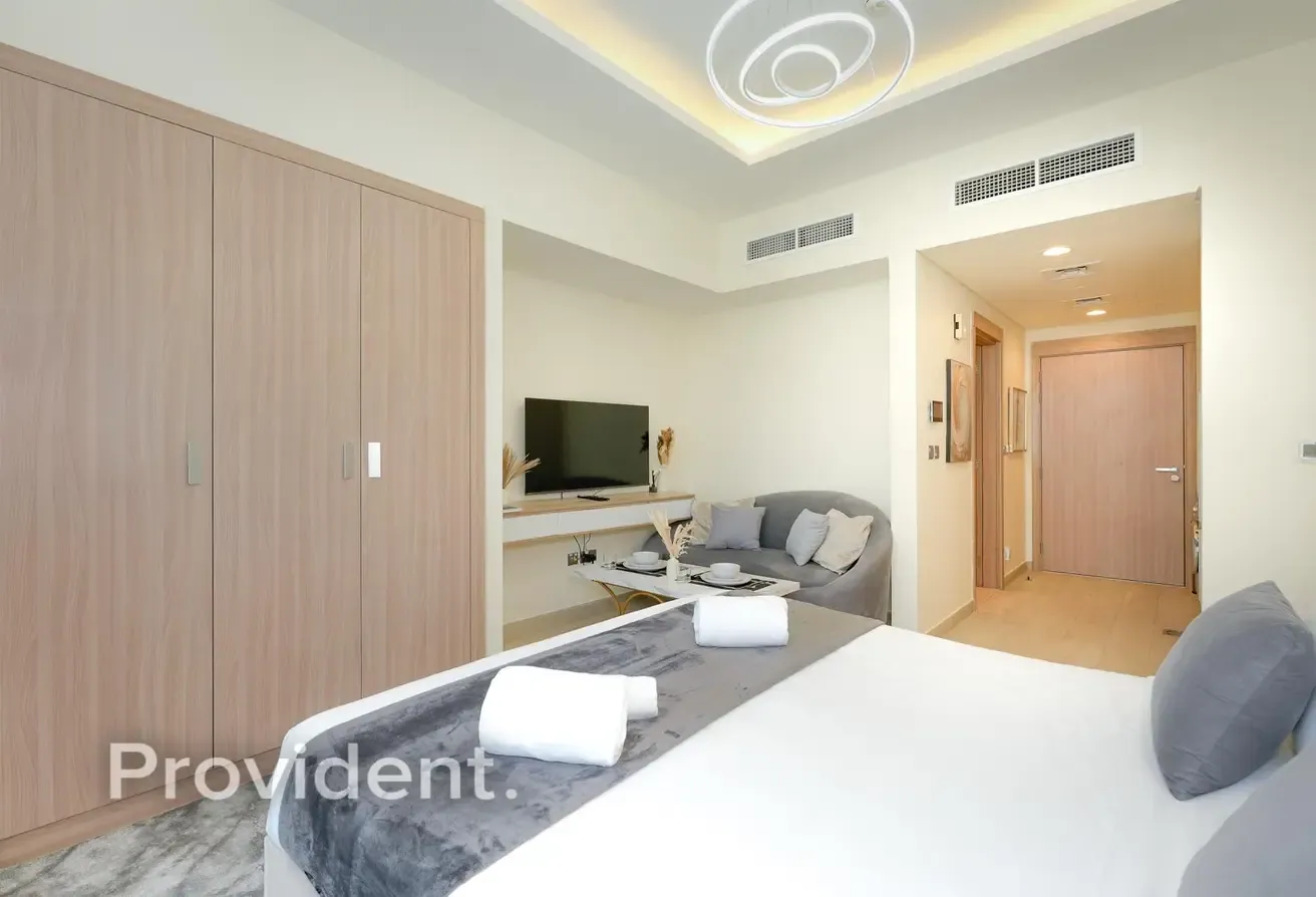 Prime Location | Bright and Spacious | Furnished