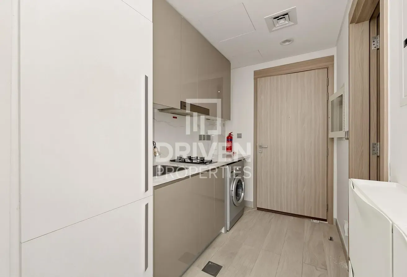 Well Maintained | High Floor | Chiller Free