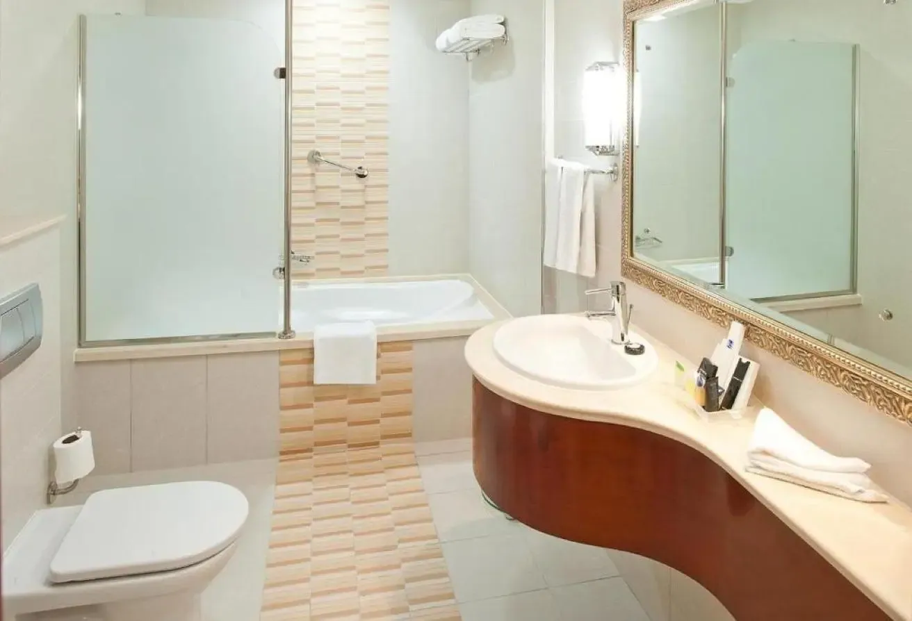 Luxury 4* Hotel Room | No Kitchen | Next to Metro