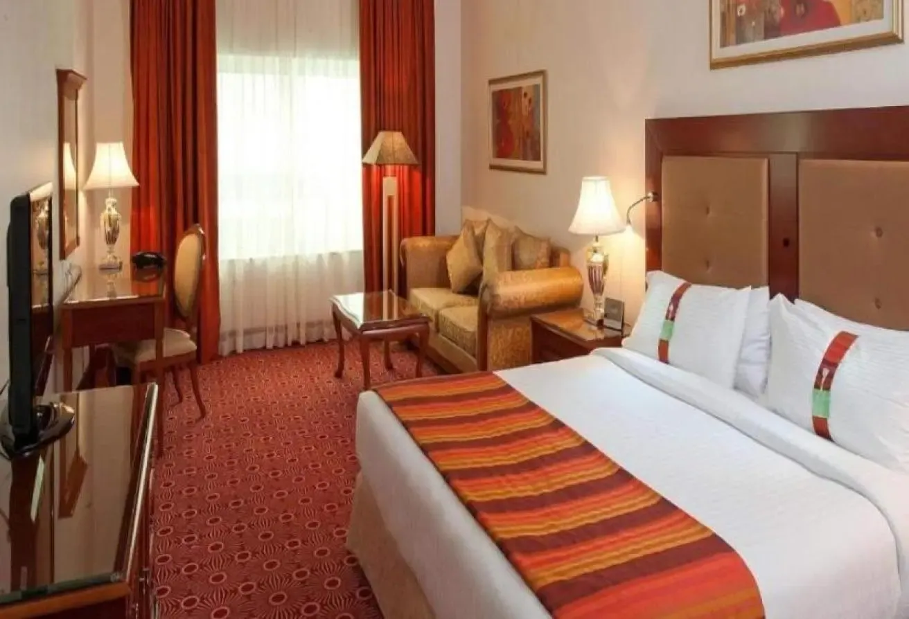 Luxury 4* Hotel Room | No Kitchen | Next to Metro