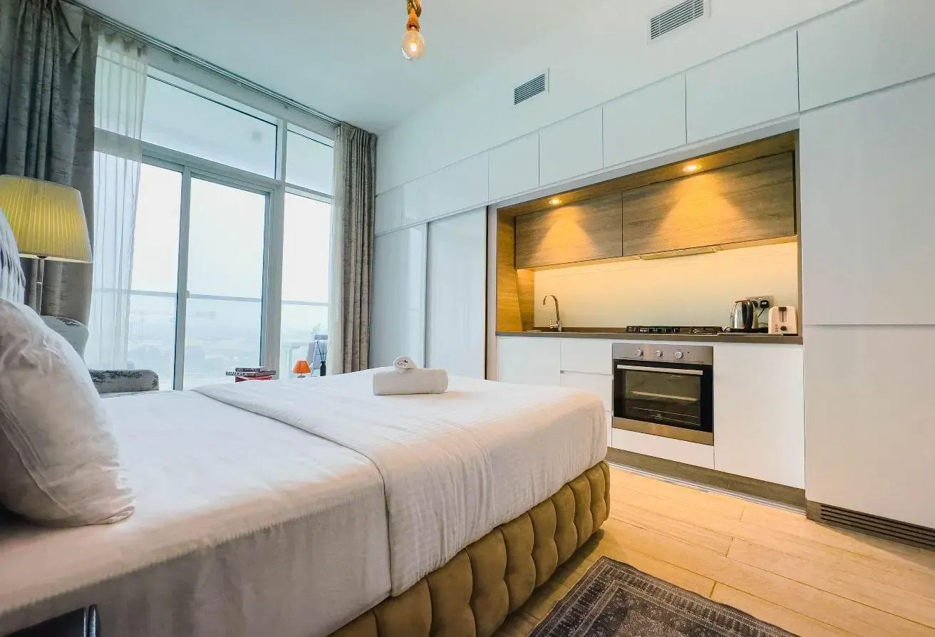 Marina View Studio | Pool, Sauna, Jacuzzi and Gym
