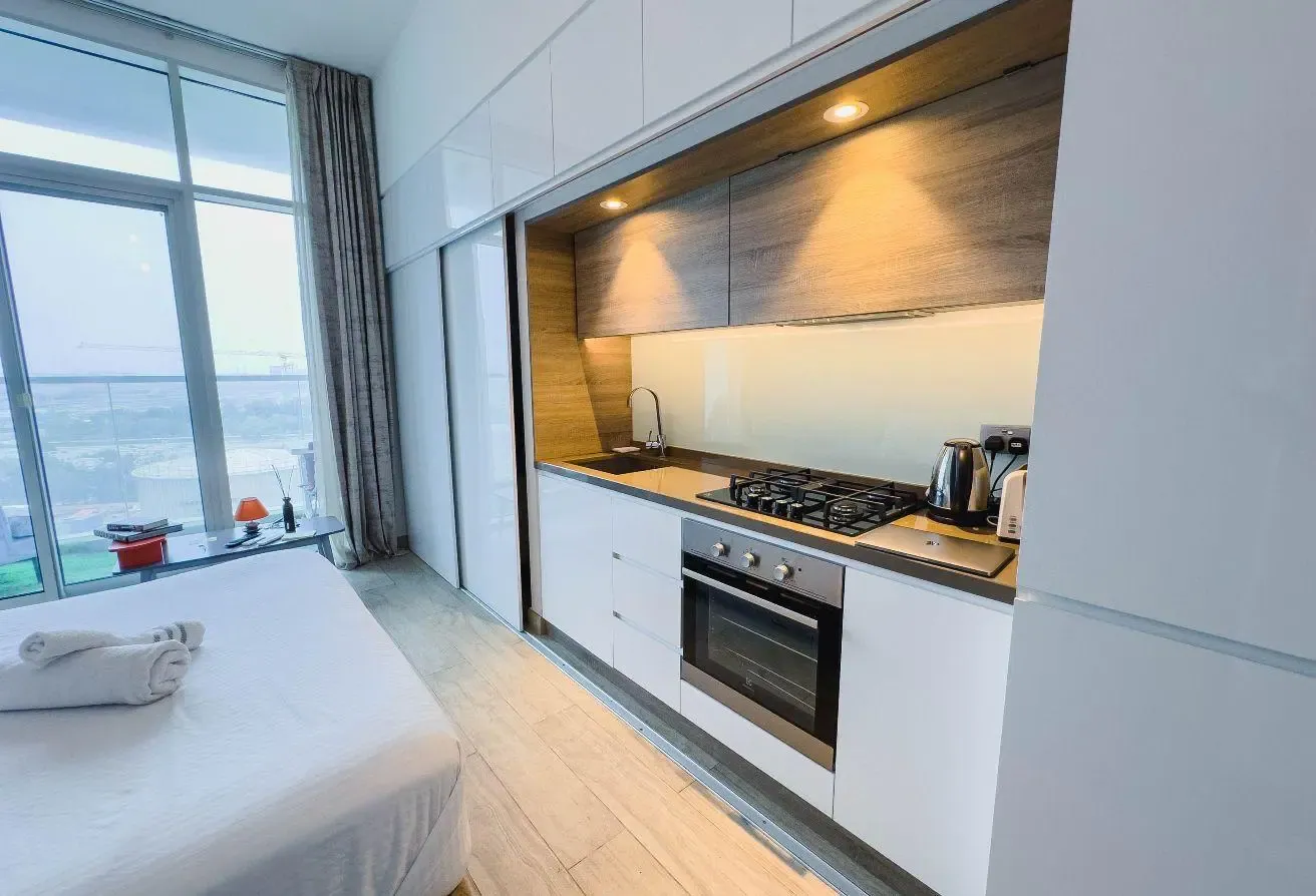 Marina View Studio | Pool, Sauna, Jacuzzi and Gym