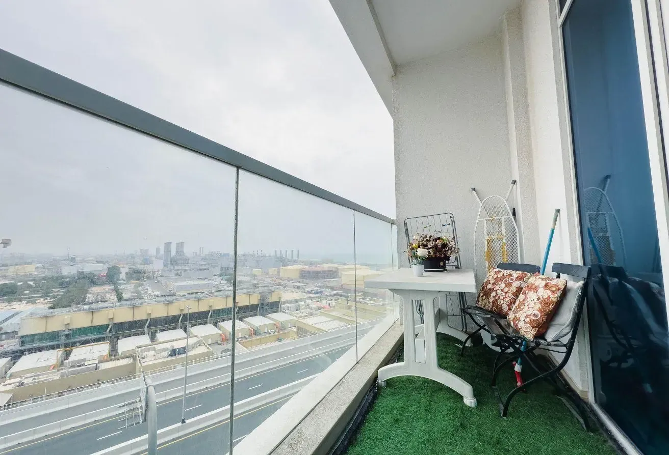 Marina View Studio | Pool, Sauna, Jacuzzi and Gym