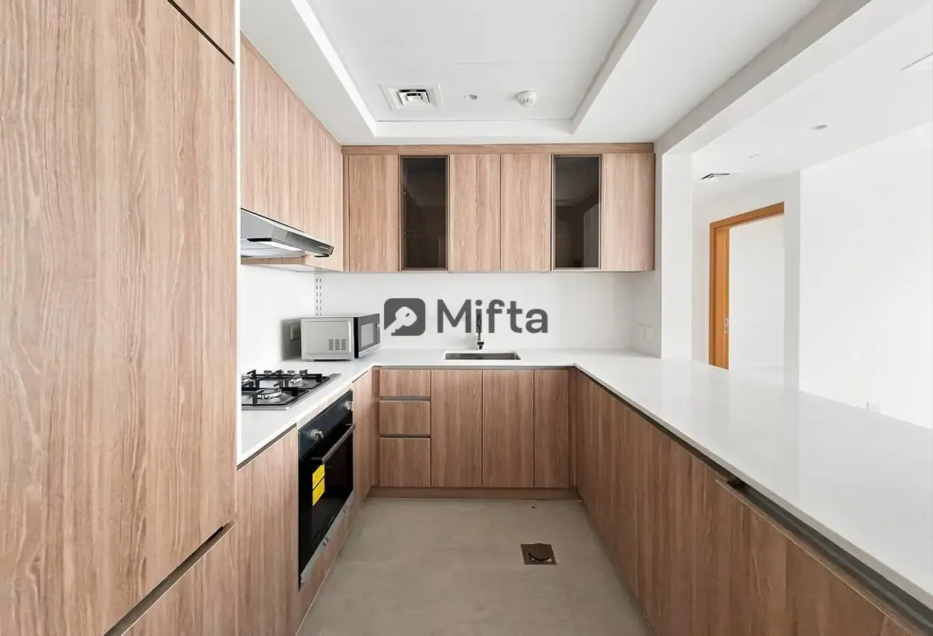 1 BR | Sea & Skyline Views | Airy & Bright