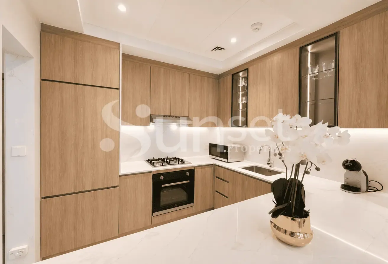 Spacious 1BR Apartment |Prime Location | Furnished