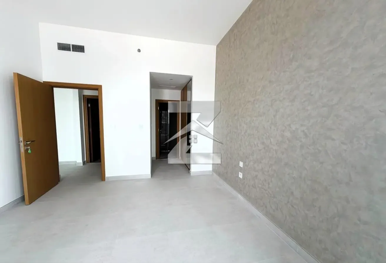 Vacant! Waterfront Views | Premium Living