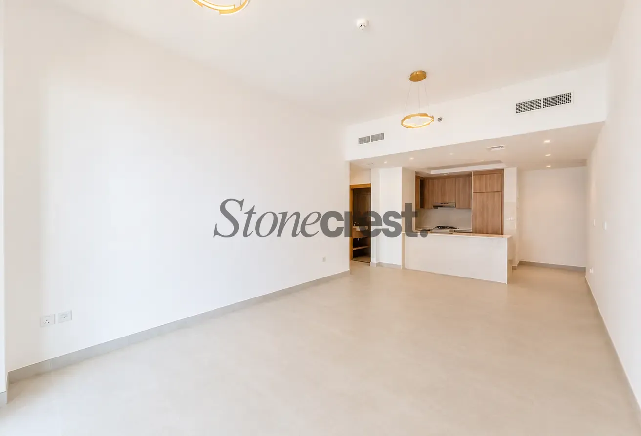 4 Cheques | Vacant | Waterfront | Sea View