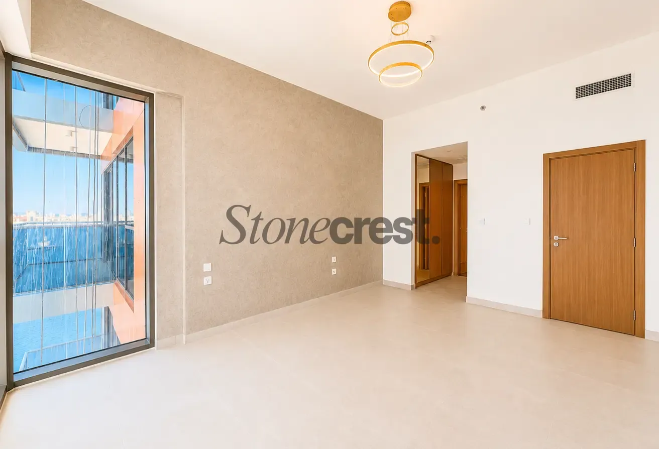 4 Cheques | Vacant | Waterfront | Sea View