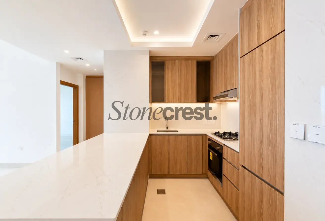 4 Cheques | Vacant | Waterfront | Sea View