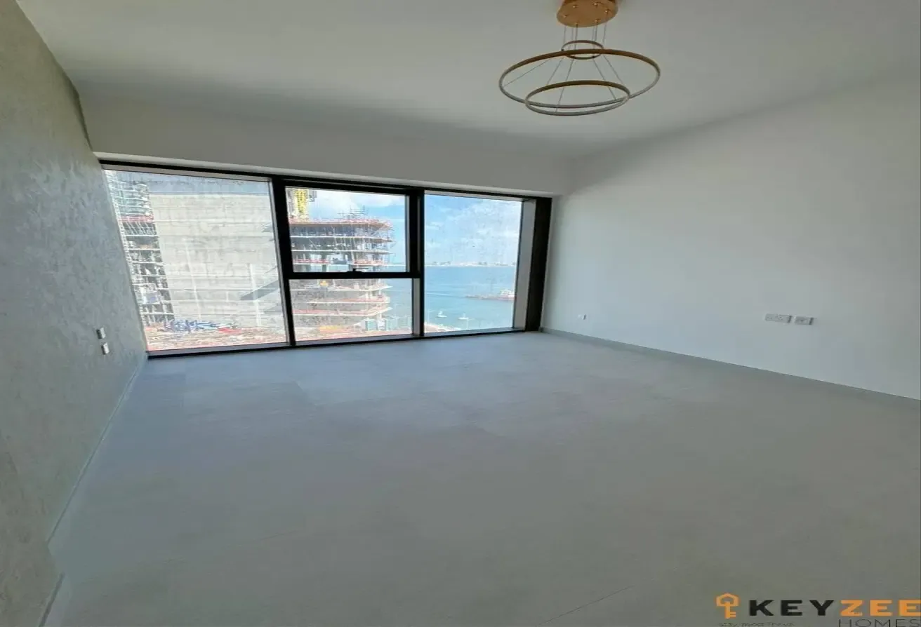 WATERFRONT VIEW | SPACIOUS UNIT | PRIME LOCATION