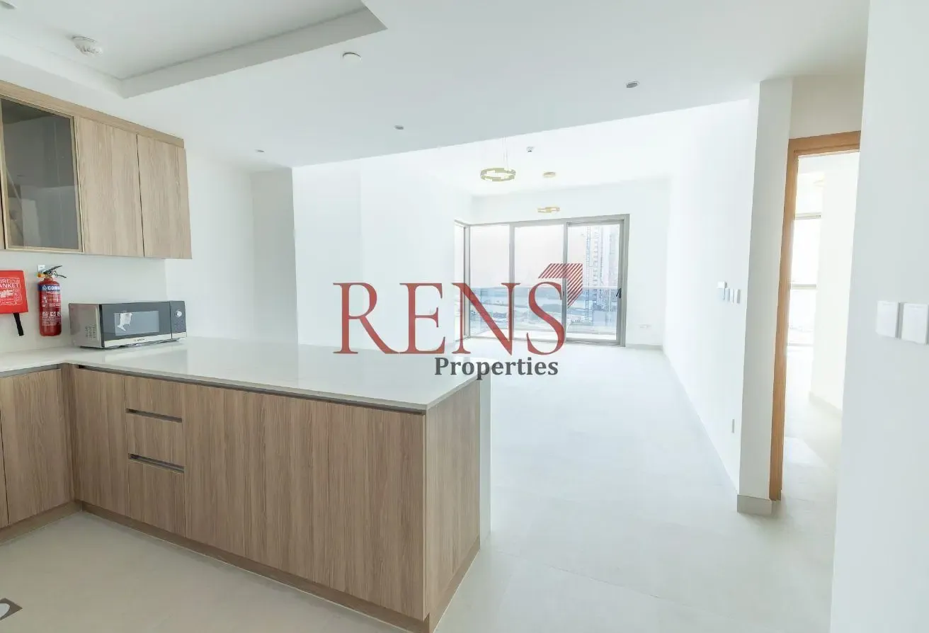 Spacious 1BR | Sea & City View | Prime Location