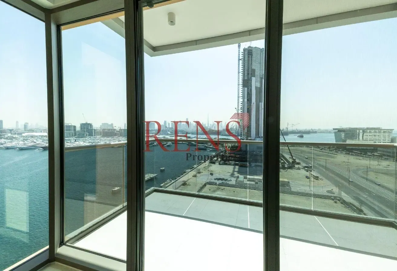 Spacious 1BR | Sea & City View | Prime Location