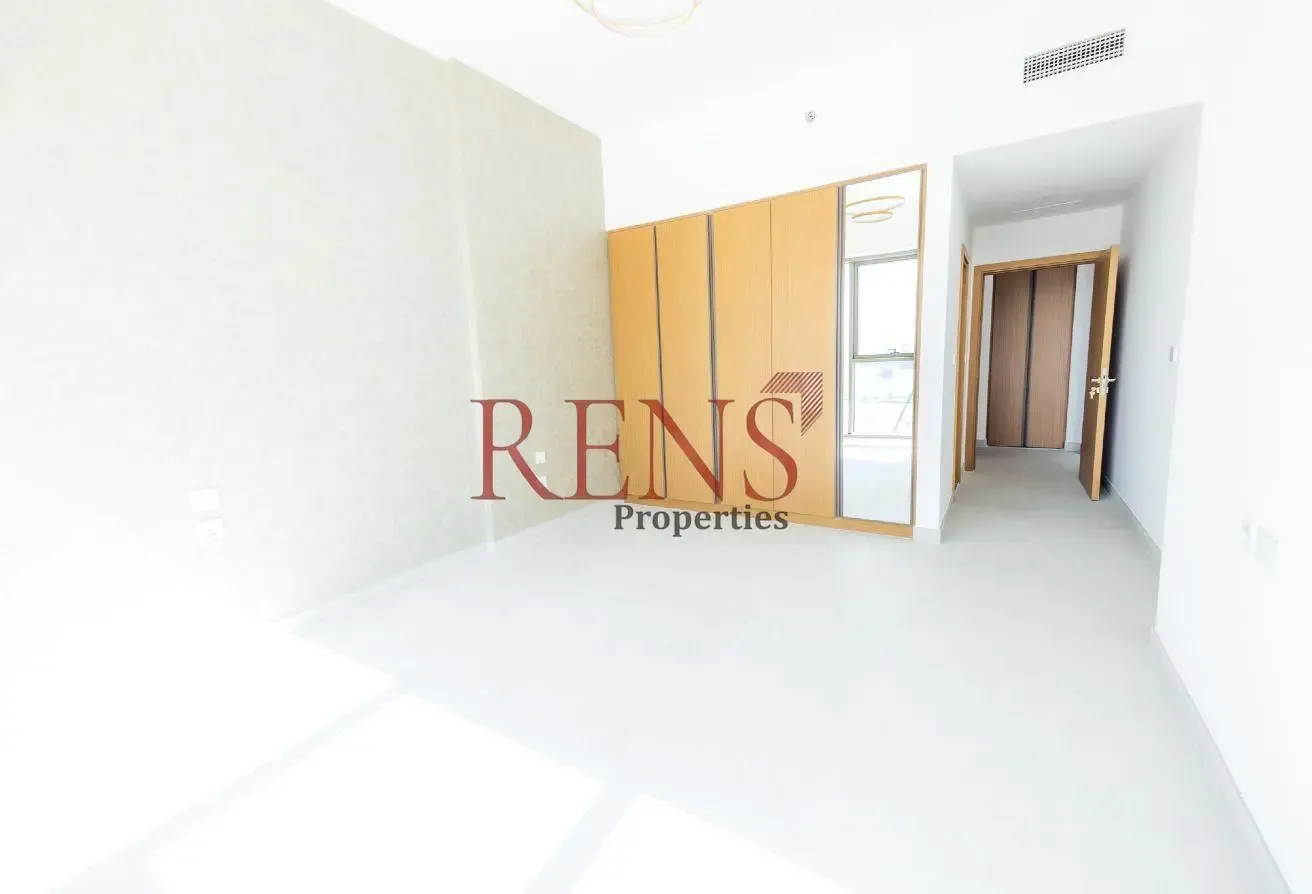 Spacious 1BR | Sea & City View | Prime Location