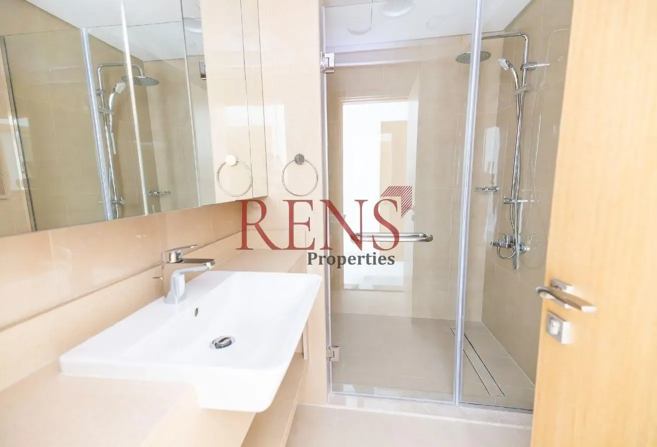 Spacious 1BR | Sea & City View | Prime Location