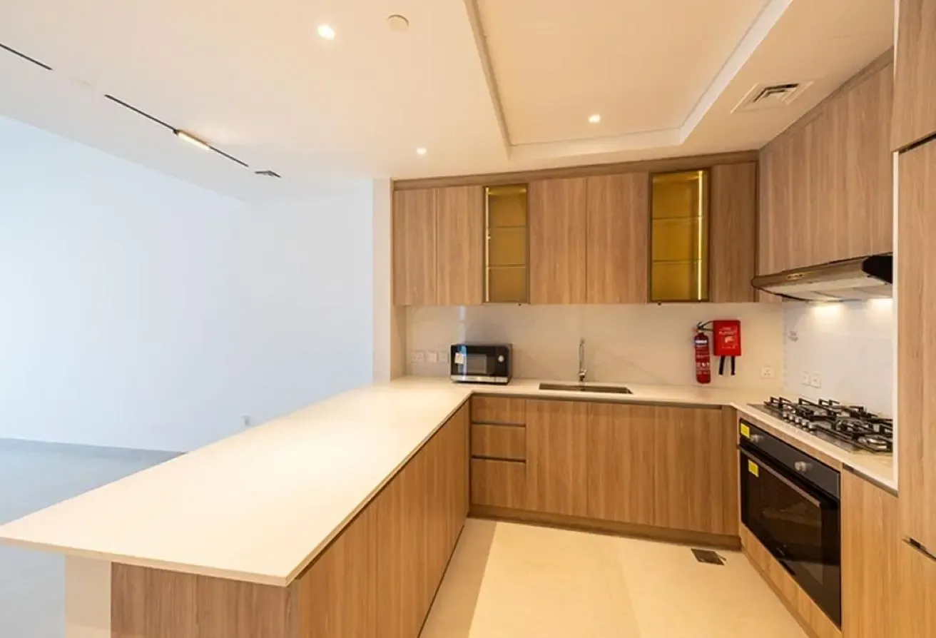 Spacious 1 BR | Sea View | Vacant