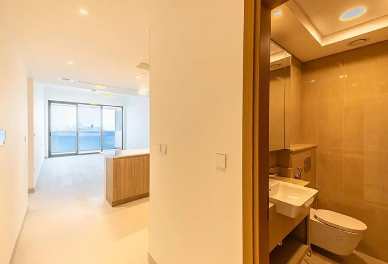 Spacious 1 BR | Sea View | Vacant