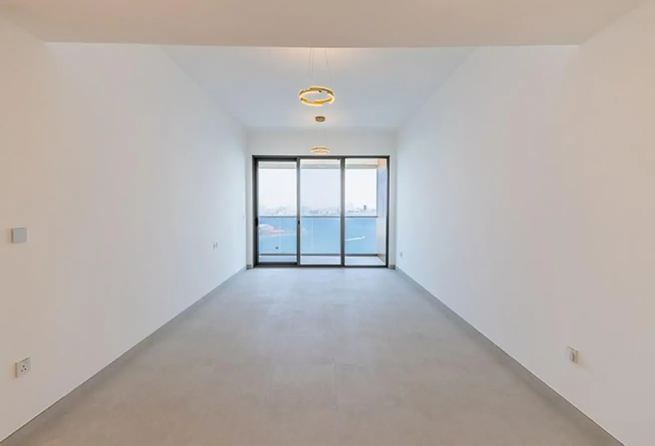 Spacious 1 BR | Sea View | Vacant