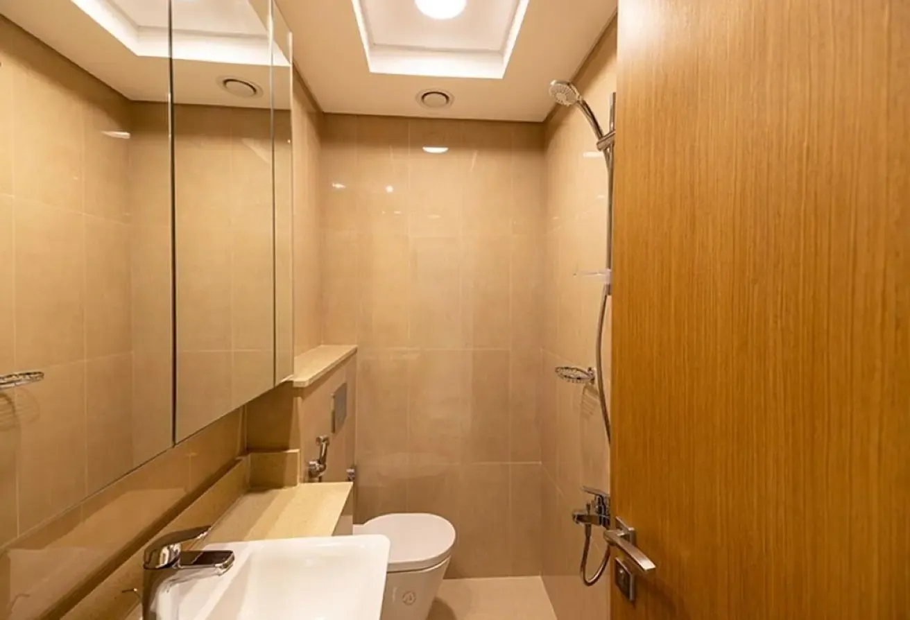 Spacious 1 BR | Sea View | Vacant