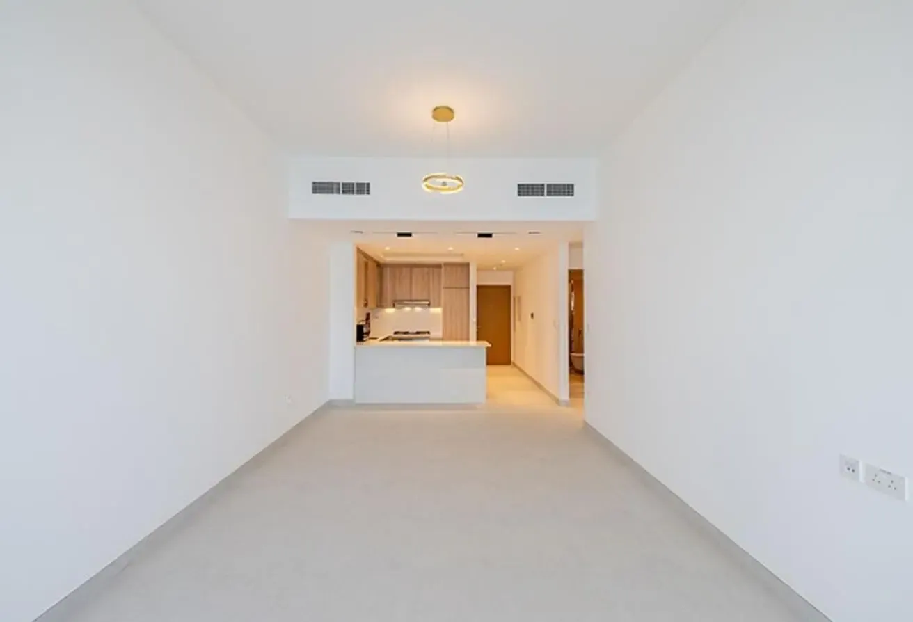 Spacious 1 BR | Sea View | Vacant