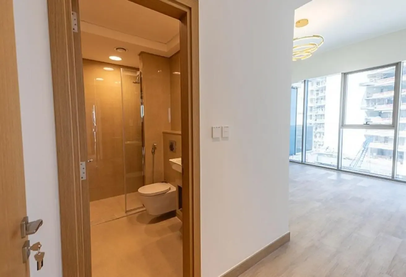 Spacious 1 BR | Sea View | Vacant