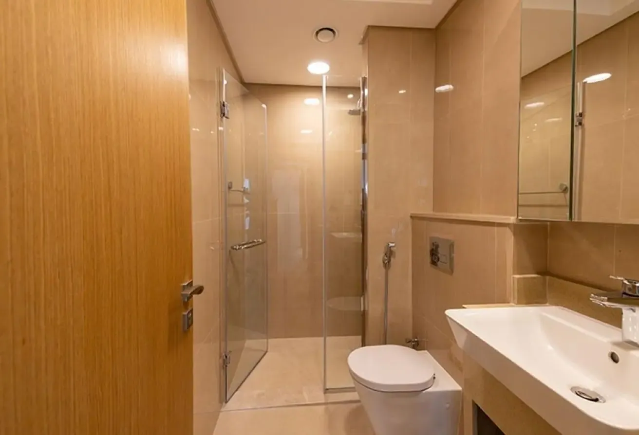 Spacious 1 BR | Sea View | Vacant
