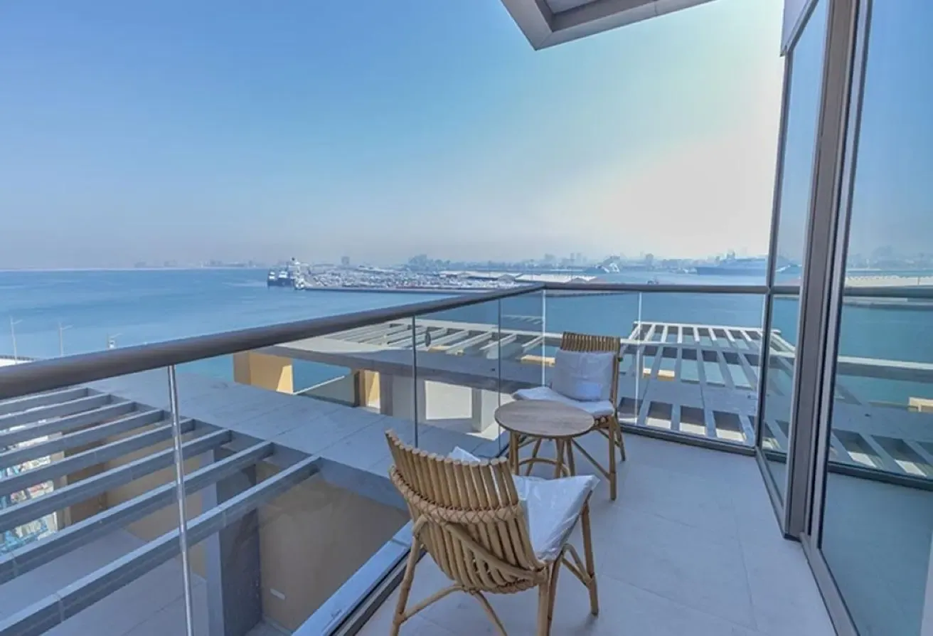Stylishly furnished 1 br | Sea view | Vacant