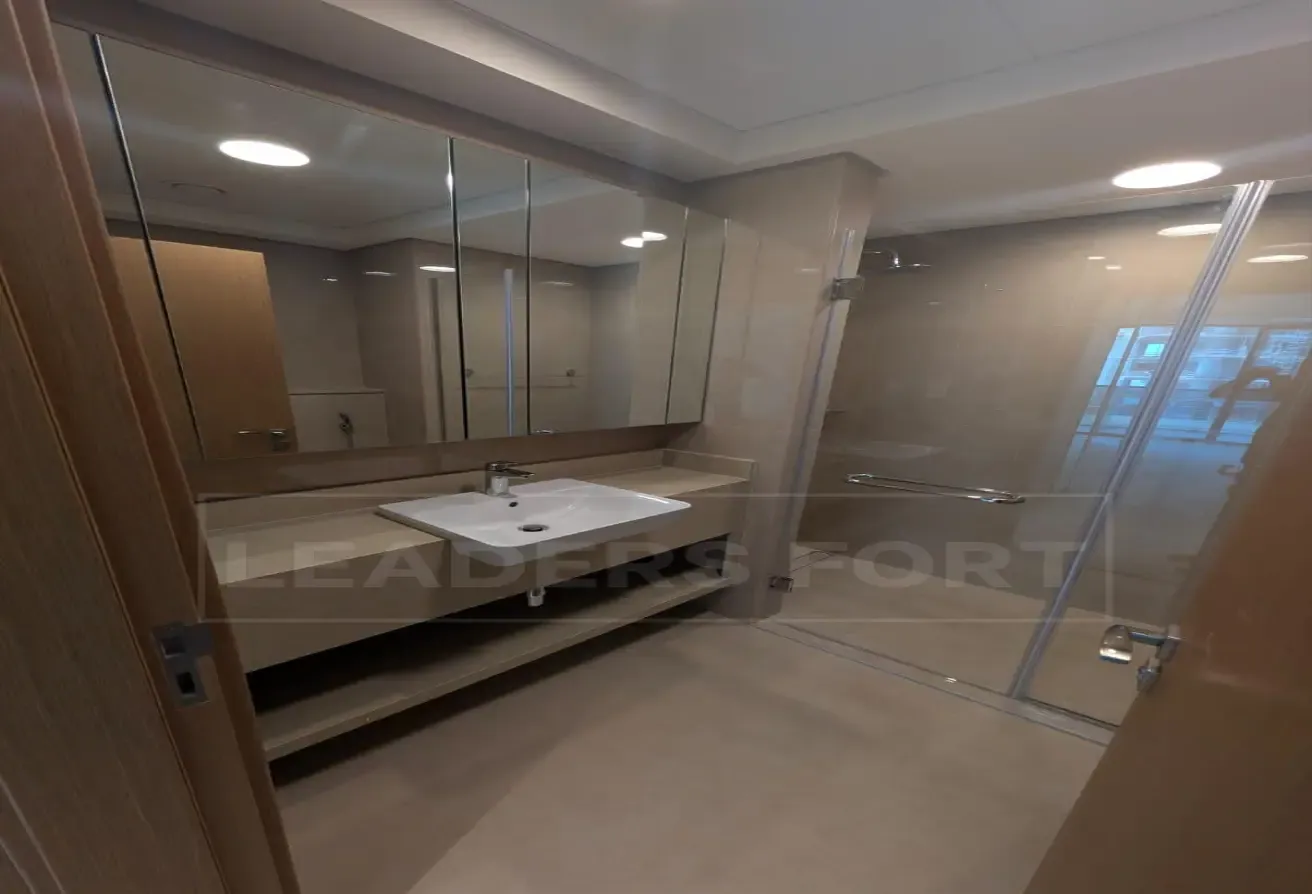 Elegant 1BR | Partial Sea View | Vacant