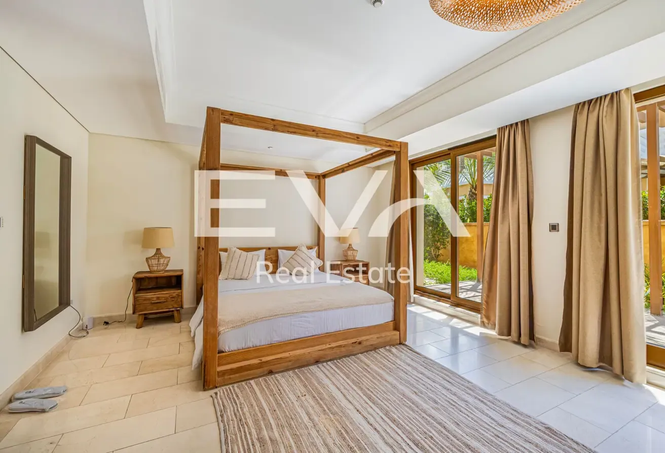 PRIVATE POOL & JACUZZI | BEACHFRONT UNIT