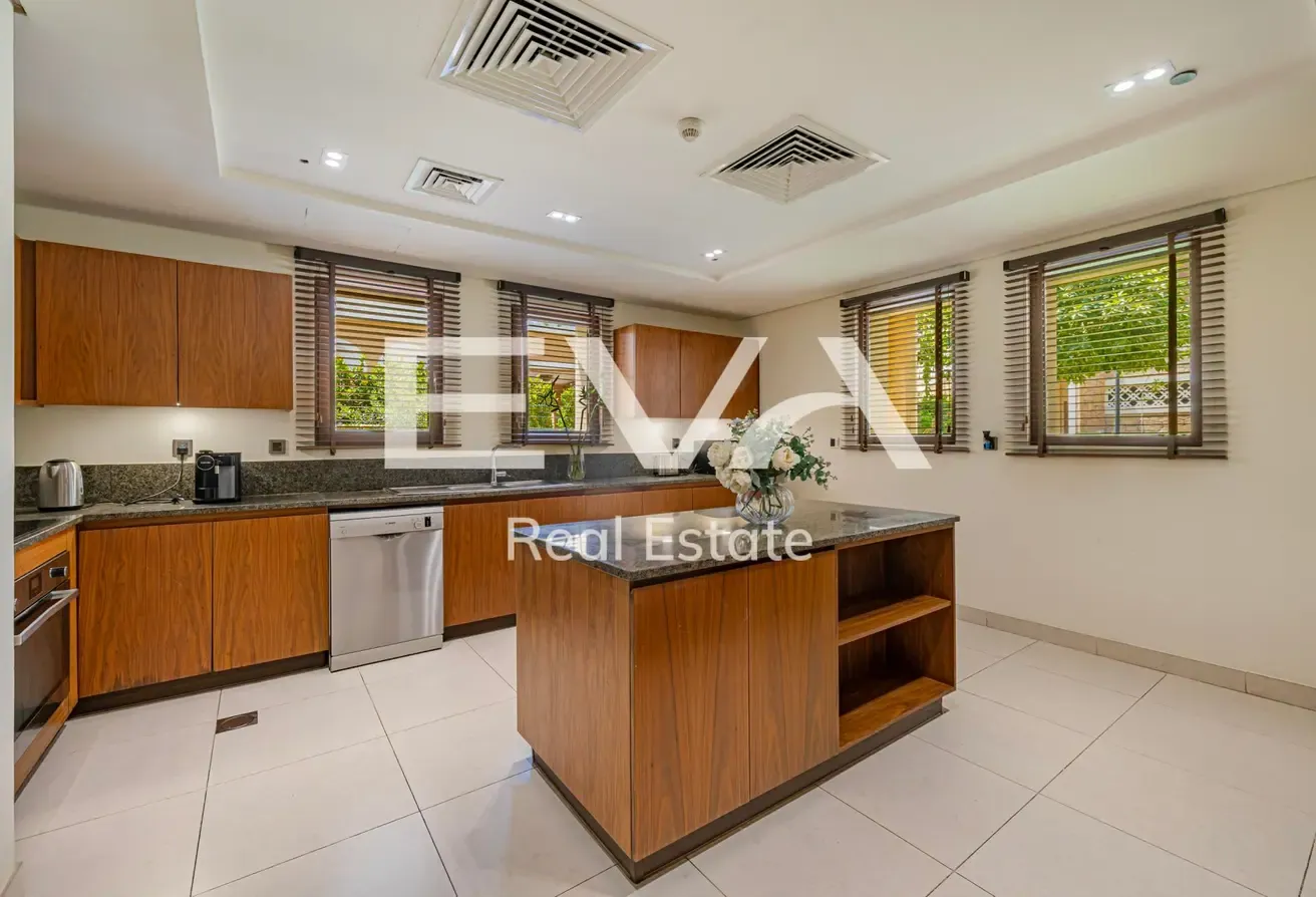 PRIVATE POOL & JACUZZI | BEACHFRONT UNIT