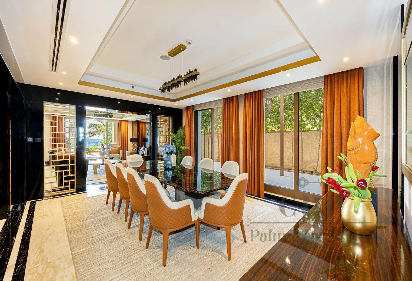 5BR Fully Upgraded With Pool + Garden I Sea View
