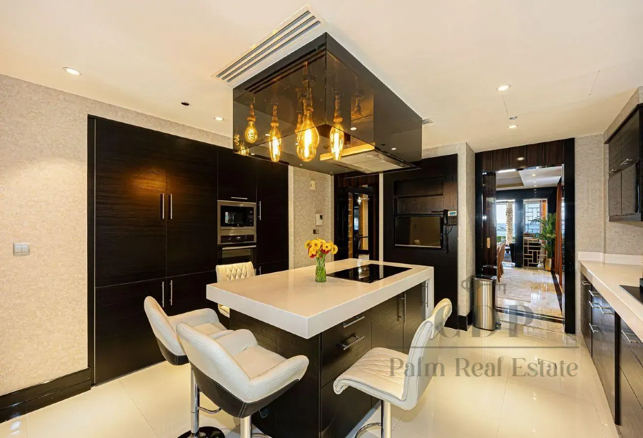5BR Fully Upgraded With Pool + Garden I Sea View