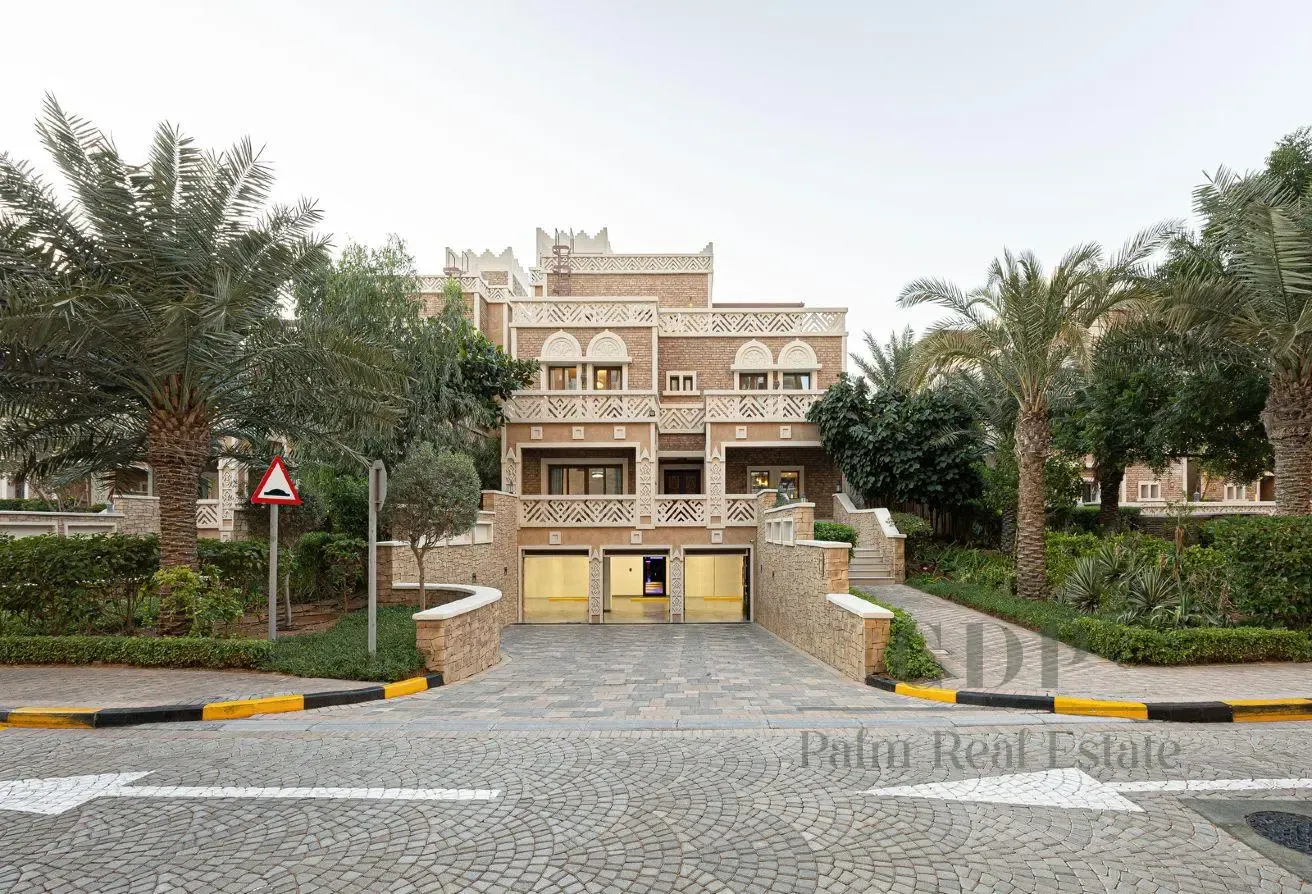5BR Fully Upgraded With Pool + Garden I Sea View