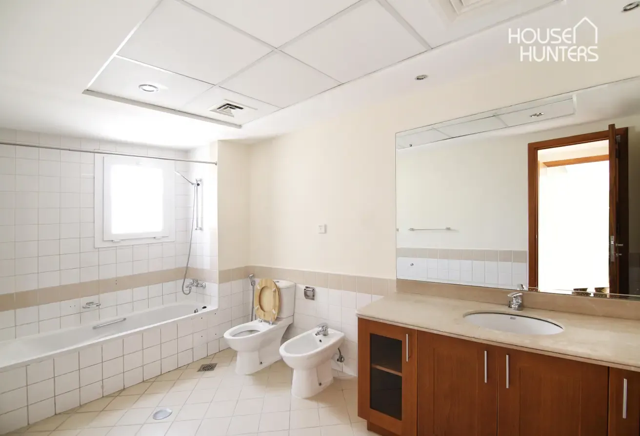 Well-Maintained | Landscaped Garden | Vacant July
