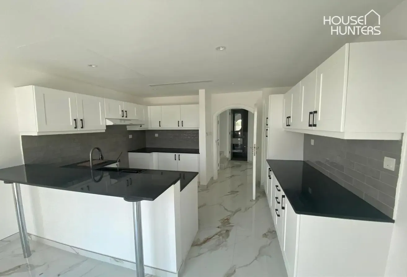 Stunning Town House|Available  Soon|Fully upgraded
