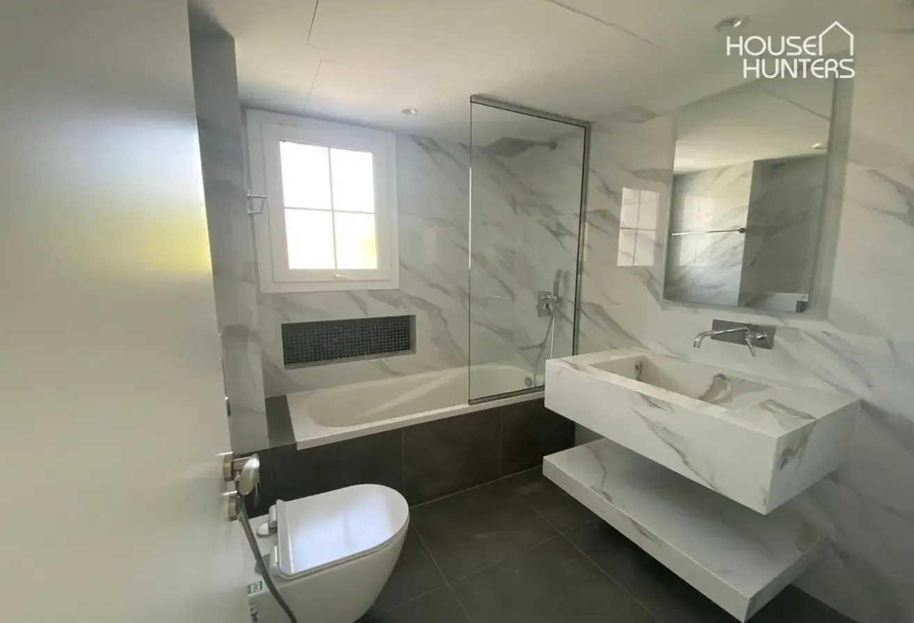 Stunning Town House|Available  Soon|Fully upgraded