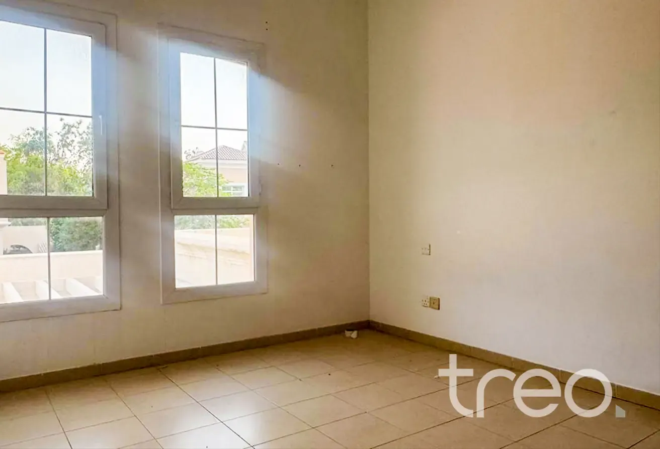 3-Bedroom | Single Row | Vacant Now